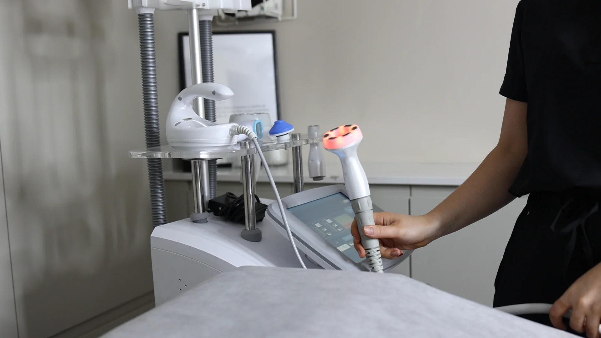 Body Fat & Cellulite Reduction treatment at FACE Weybridge